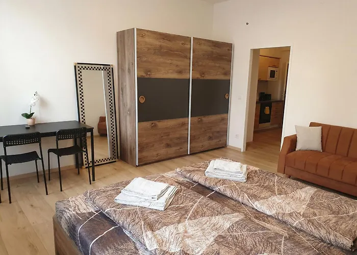 15-min To Center, Budget-friendly 1br