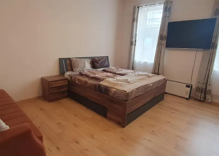 15-min To Center, Budget-friendly 1br דירה *