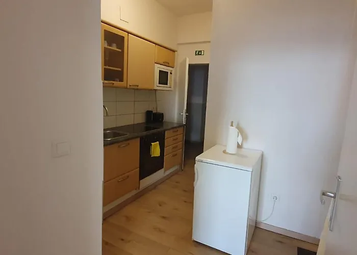 15-min To Center, Budget-friendly 1br *